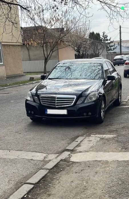 Vand Mercedes Benz E Class Blue
