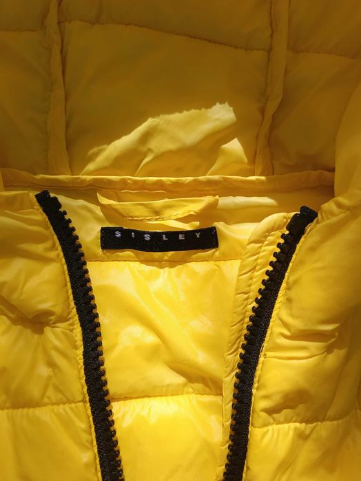 Продаются б/у стильные осенние куртки для девочек.