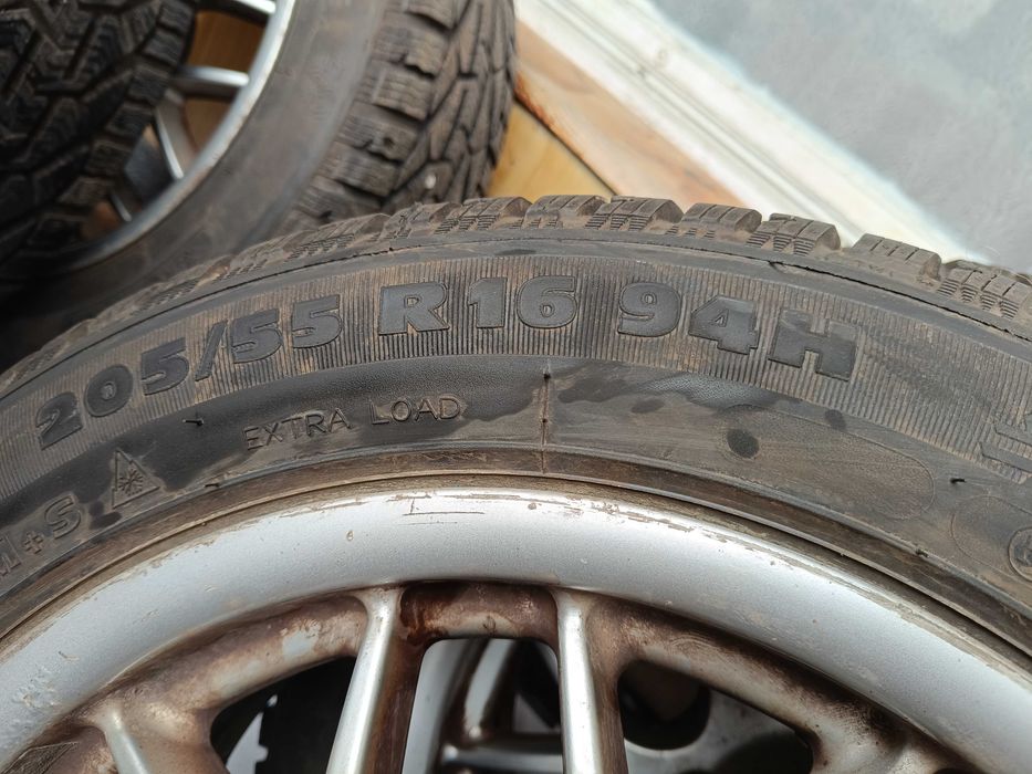 Зимни гуми 4бр.205/55/R16/94h FL Kormoran с лети джанти Volvo+патерица