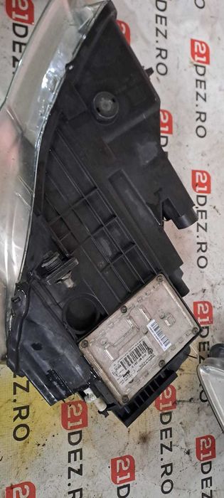 Faruri complete Bi-xenon VW Passat B6 Europa, far stanga - dreapta
