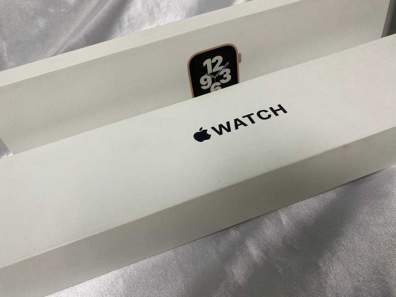 Часы Apple Watch Series SE 40mm (город Шу)номер лота 327247