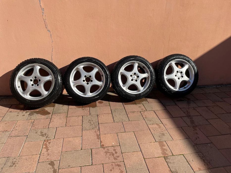 Genți cu cauciucuri Mercedes
