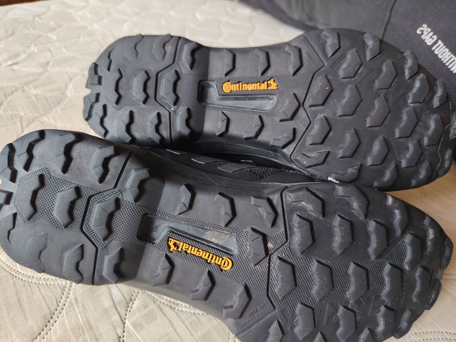 Продавам Адидаса GoreTex