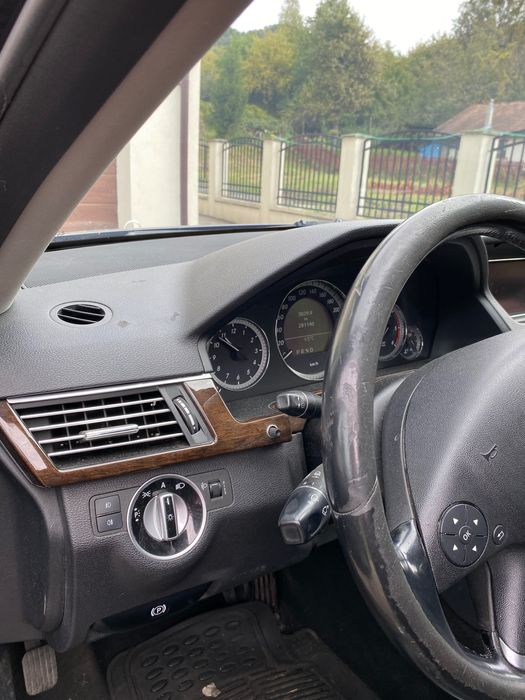 Vând Mercedes-Benz 2011  E200 CDI Cutie automata, 281.000 km