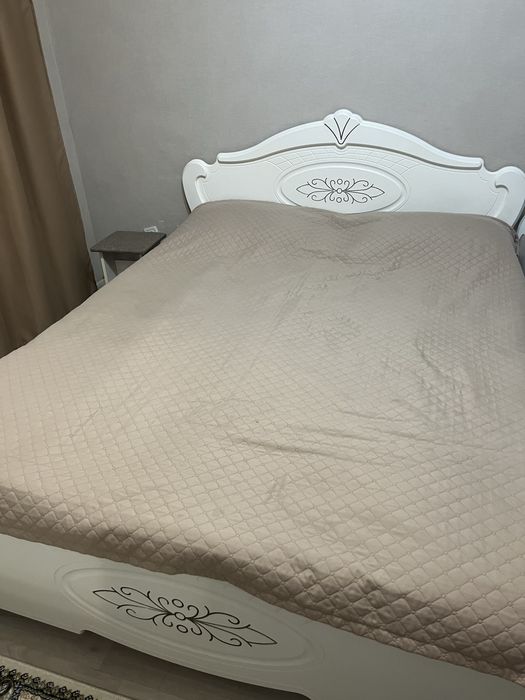 Продам кровать  160х200.                                        .