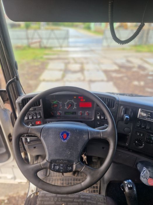 Vand Scania cu macara