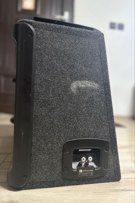 Subwoofer JBL cu statie