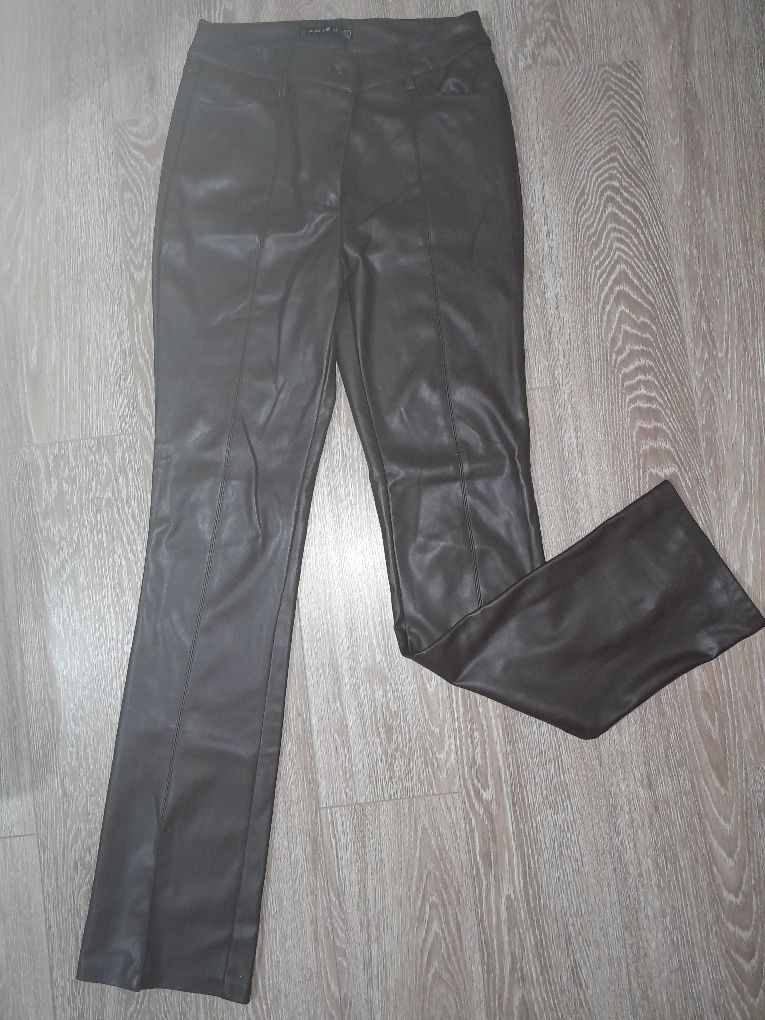 Pantaloni piele  maro marimea 40