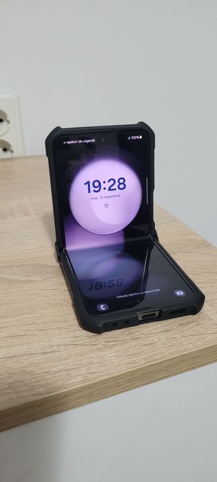 Galaxy Z Flip 5 in stare perfecta