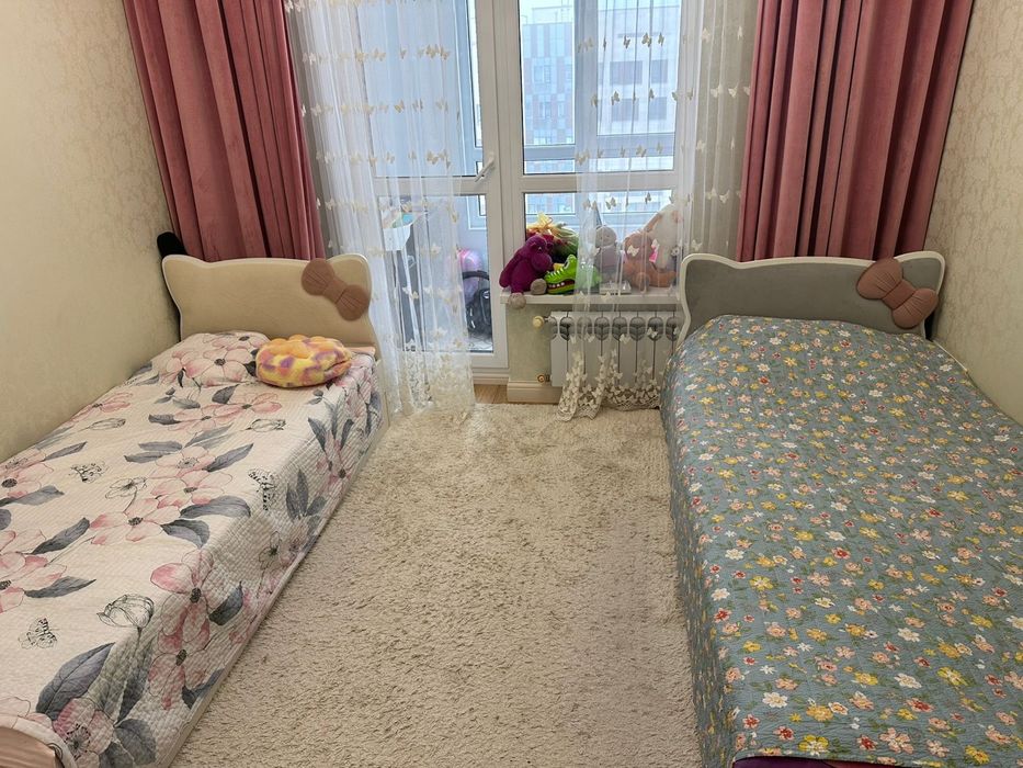 Продам две детские кровати с ортопедическим матрасом.