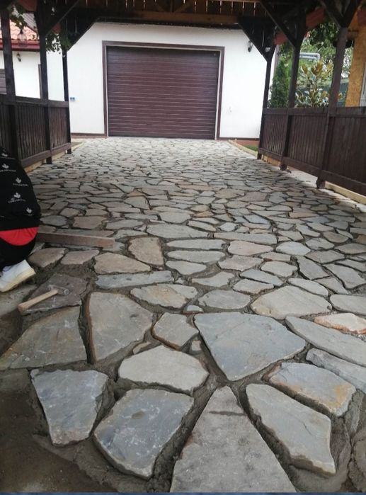 Piatră naturală,cascade, fântâni arteziene