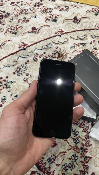 Продам Iphone 7 в хорошем состоянии