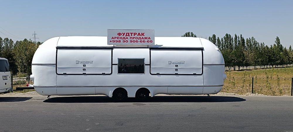 Современный и футуристический фудтрак, модель  "CITYLINER"