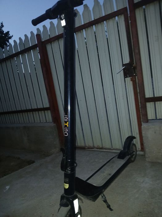 Trotinetă electrică  Lexgo ,în stare funcțională,20 km/h,are 3 viteze.