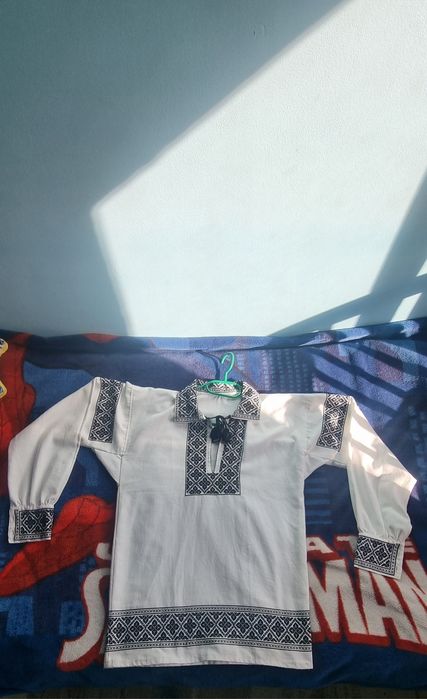 Ie tradițional românească