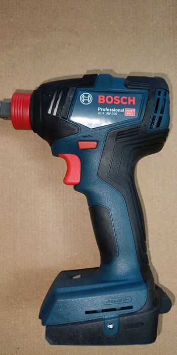 Акумулаторен  гайковерт  BOSCH  GDX 18V-200