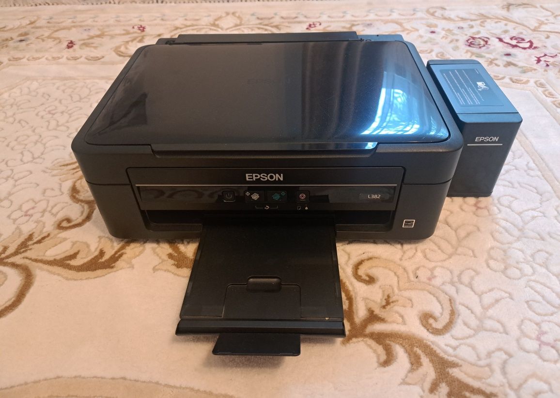 Imprimanta EPSON L382 (pentru piese)
