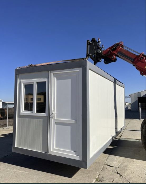 Vand containare tip vitrina