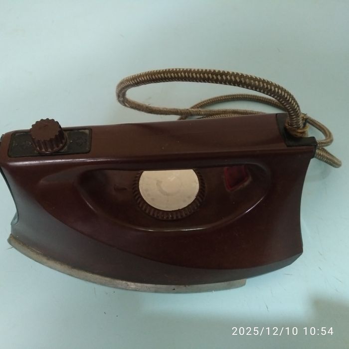 Утюги электрические б.у.