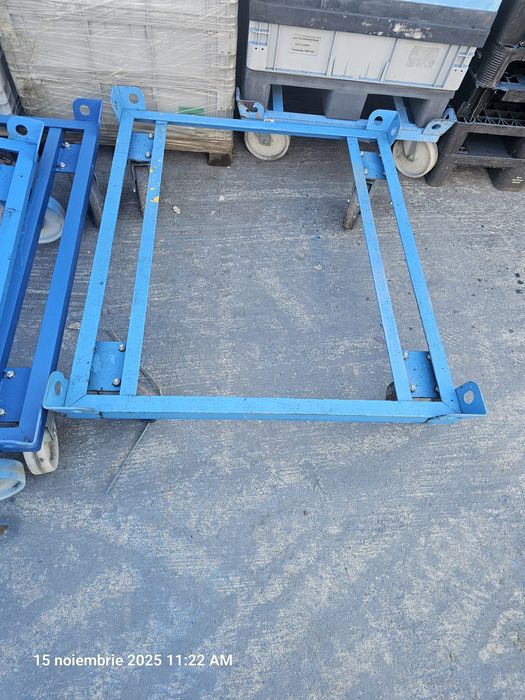 Platforma cu roti pentru paleti