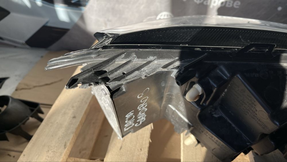 2 броя ляв фар Dacia Sandero 3 2020-