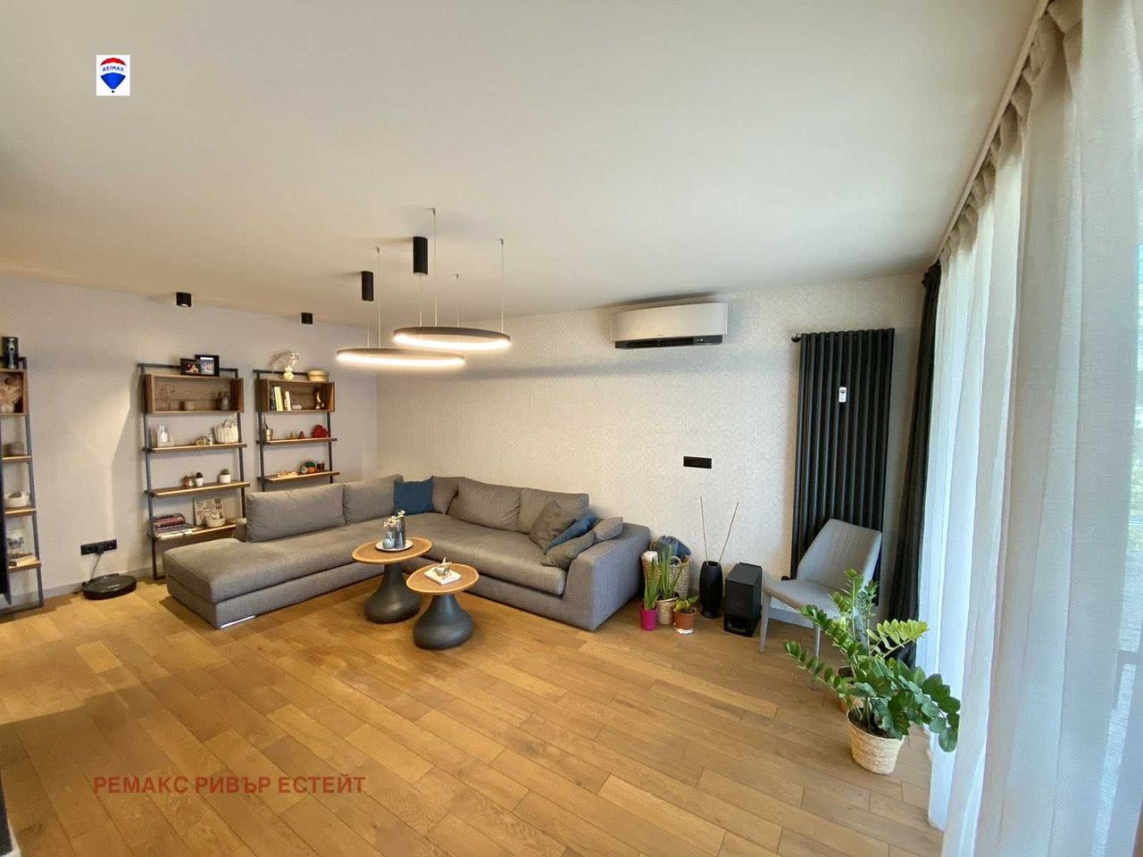 Продава се Тристаен апартамент в Русе, Център - 110 кв.м за 2227 €/кв.м - Снимка #3