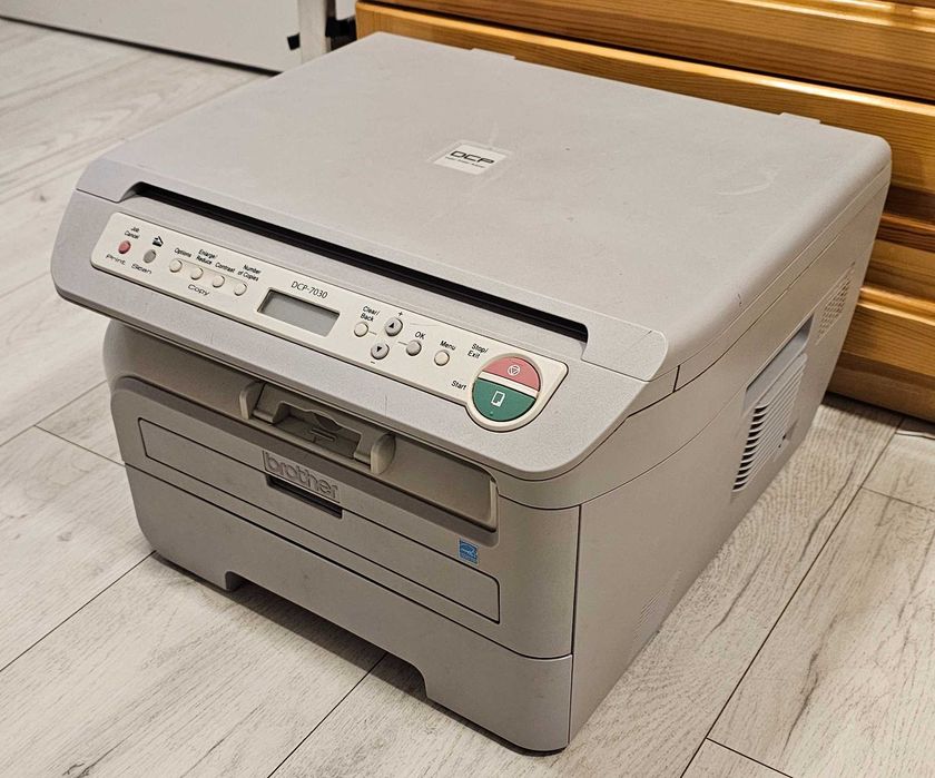 Лазерен принтер Brother DCP7030