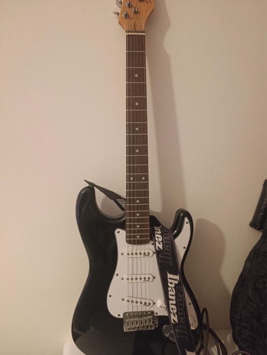 Електрическа китара тип Stratocaster кит