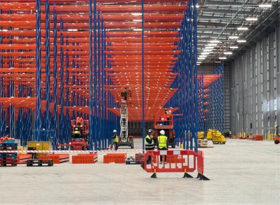 Rafturi metalice in stoc mai multe detali sunati