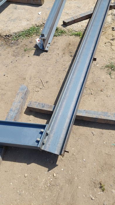 Van 3ferme metalice la 7m deschidere din  IPE140
Si 6stalpi din