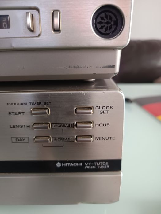 Hitachi  VT7000E si VT-TU70E vhs video si video tuner