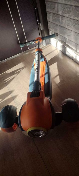 Самокат, хорошего качества на ходу