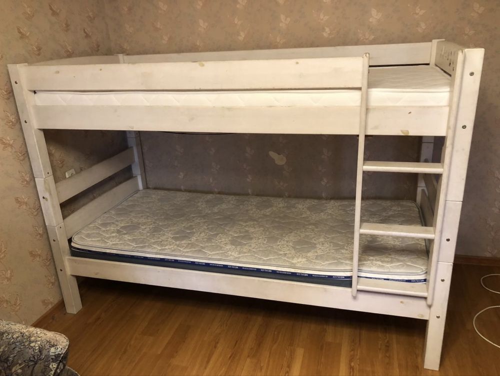 Продается двухъярусная кровать.