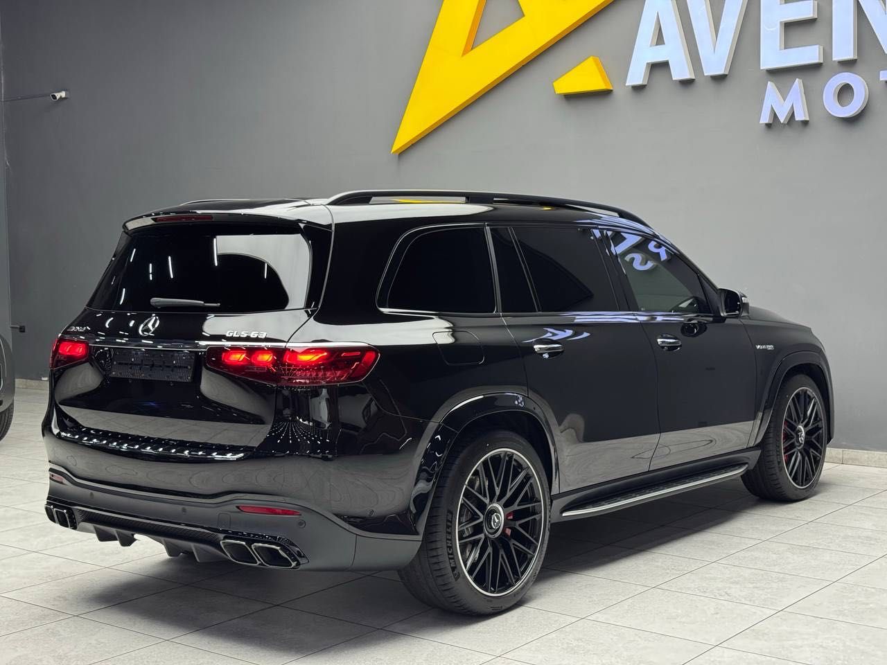 Продается новый Mercedes Benz GLS 63 Amg