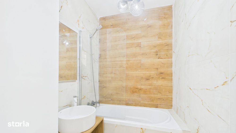 Apartament 3 Camere, Romancierilor