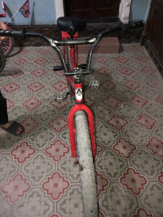 Alton velosiped srochno sotiladi