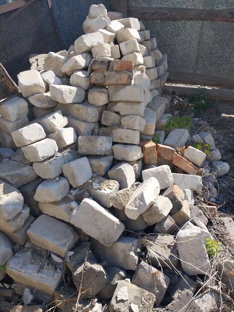 Продается кирпичи б/у