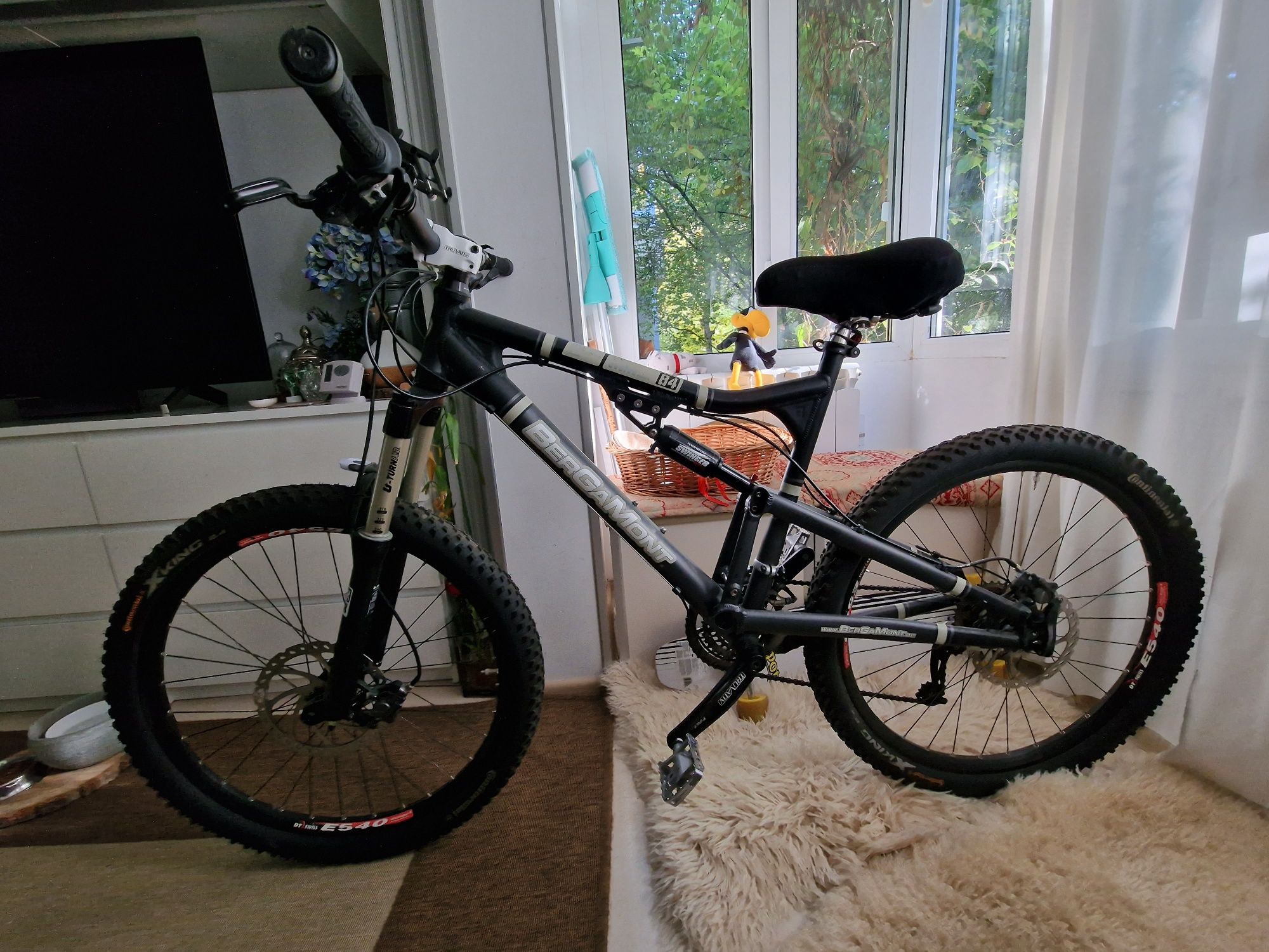 Bicicletă enduro Bergamot Evolve 84