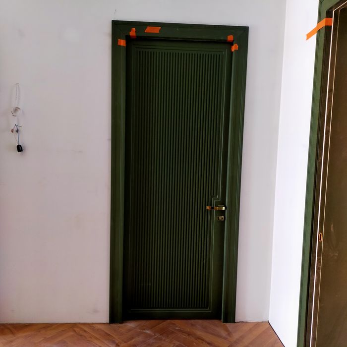 Установка межкомнатных дверей