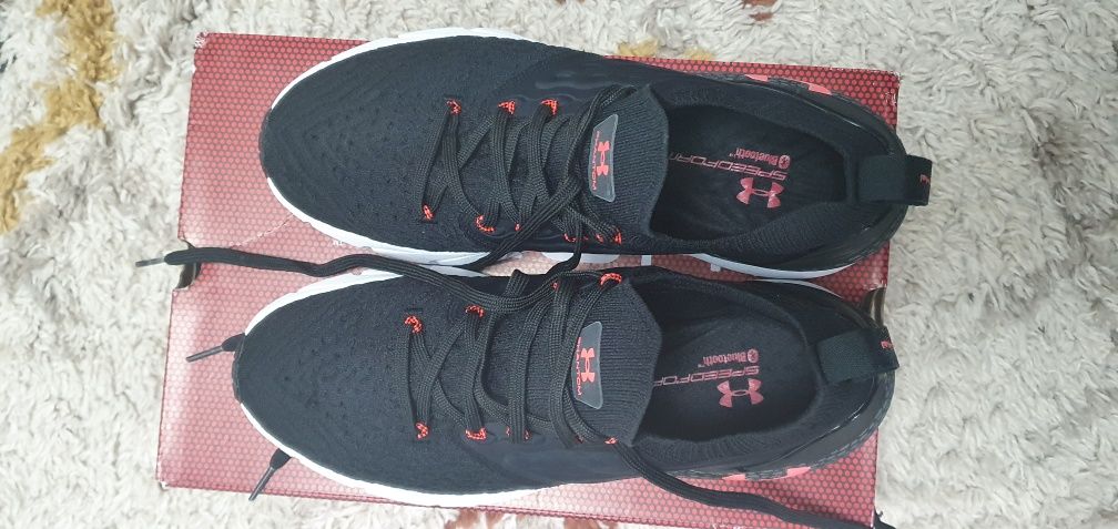 Vand adidasi Under Armour Hovr Phantom 2