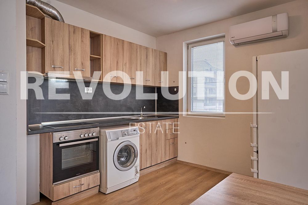 Дава се под наем Тристаен апартамент в Пловдив, Кючук Париж - 90 кв.м за 550 € - Снимка #3