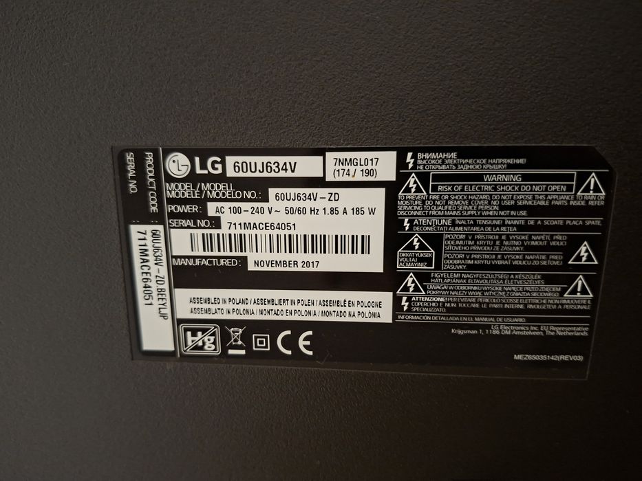 Televizor LG Smart full HD diagonala 153cm