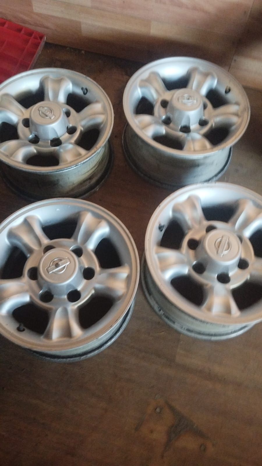 Продам 5 дисков и 1 шину