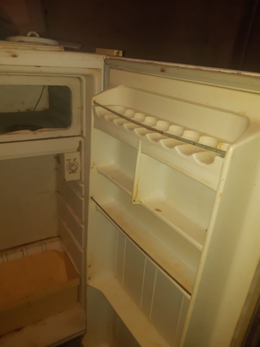 Холодильник  зур нархда