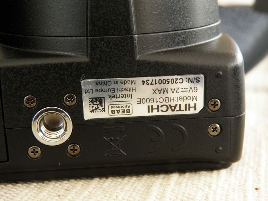 Foto Minolta Dimage 5 + Hitachi HBC 1600E