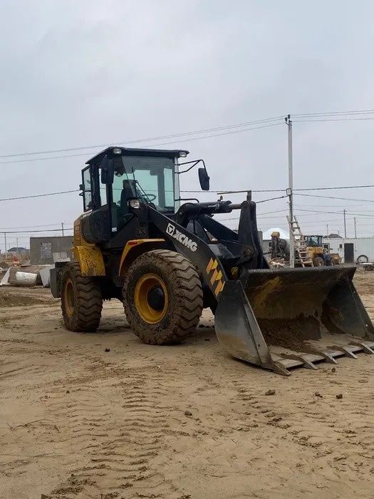 Аренда и услуги погрузчика 2 куб Астана | Уборка снега недорого