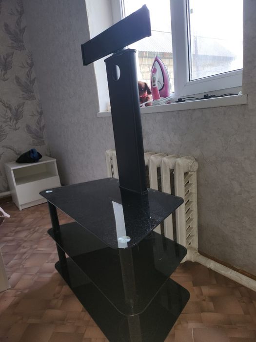 Продаётся тумба под телевизор