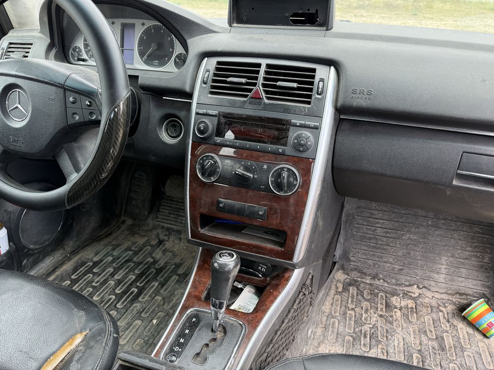 На части Мерцедес Б170 метан B170 Mercedes w245 автоматик нови гуми