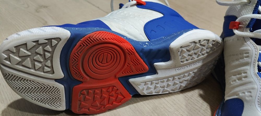 Adidași baschet Decathlon