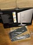 Чисто нов монитор Dell 24” и клавиатура Dell